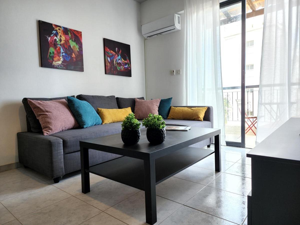Kay'S City & Seaview One Bedroom Apartment Larnaca Luaran gambar